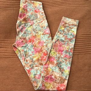 The cutest lulu leggings 💞